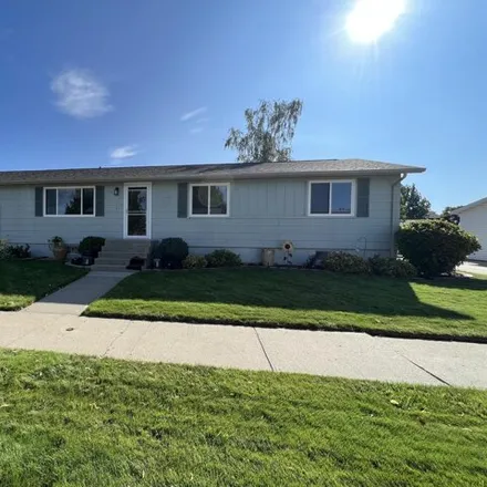 Buy this 5 bed house on 2374 17th Circle West in Williston, ND 58801