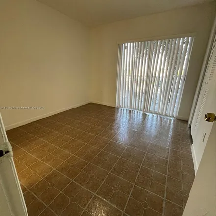 Image 2 - 2740 West 76th Street, Hialeah, FL 33016, USA - Apartment for rent