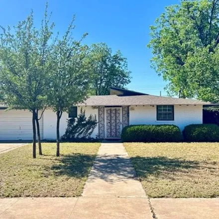 Rent this 3 bed house on 1272 North L Street in Midland, TX 79701