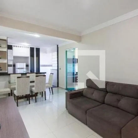Rent this 3 bed apartment on Rua Acre in Umuarama, Uberlândia - MG