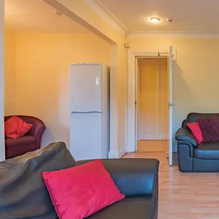 Image 3 - 17 Drummond Avenue, Leeds, LS16 5JZ, United Kingdom - Duplex for rent