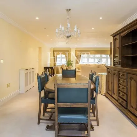 Rent this 6 bed apartment on New Barns Way in Chigwell, IG7 5AT