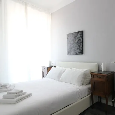 Rent this studio apartment on Via Melzo 12