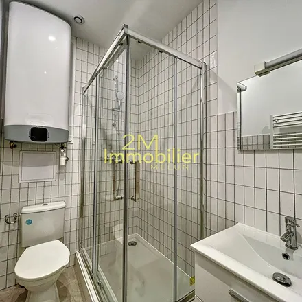 Rent this 2 bed apartment on 33 Rue du Général de Gaulle in 77000 Melun, France