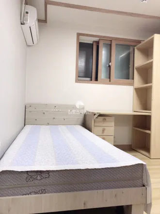 Rent this studio apartment on 서울특별시 관악구 신림동 244-153
