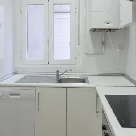Rent this 2 bed apartment on Madrid in Agencia Española de Consumo, Seguridad Alimentaria y Nutrición (Instituto Nacional de Consumo)