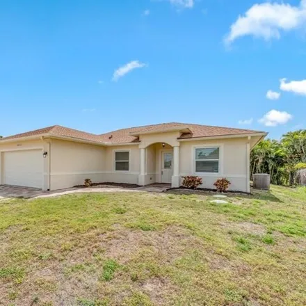 Buy this 3 bed house on 8404 Bahamas Road in Fort Myers Beach, Lee County