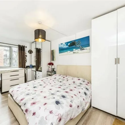 Rent this 2 bed apartment on Holly Court in West Parkside, London