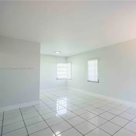 Image 4 - 1780 Marseille Drive, Isle of Normandy, Miami Beach, FL 33141, USA - Apartment for rent