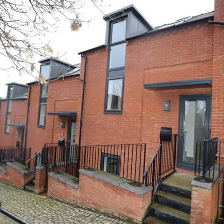 Buy this 3 bed townhouse on Bailgate Mount in Motherby Hill, Lincoln