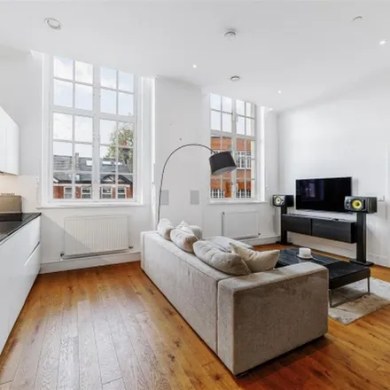 Rent this 1 bed apartment on High Street in London, W3 6LE