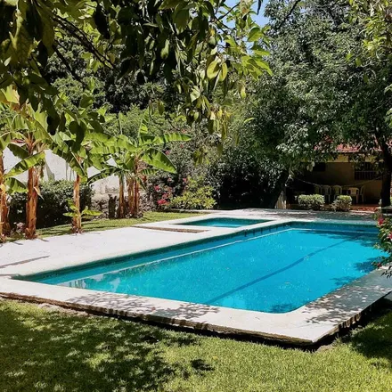 Rent this 4 bed house on Privada Galeana in 62790 Chiconcuac, MOR