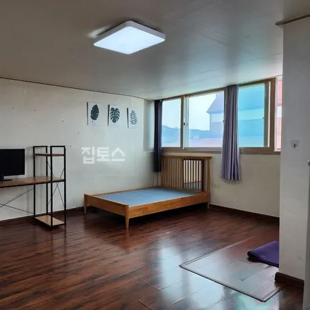 Rent this studio apartment on 서울특별시 서초구 양재동 386-24