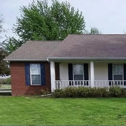 Buy this 5 bed house on 600 Columbine Street in Sikeston, MO 63801