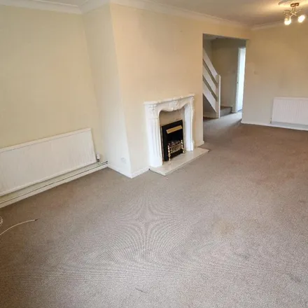 Image 4 - Manston Drive, South Staffordshire, WV6 7LX, United Kingdom - Townhouse for rent