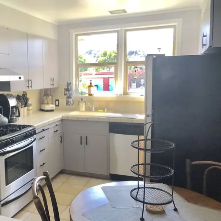 Rent this 4 bed house on South San Francisco