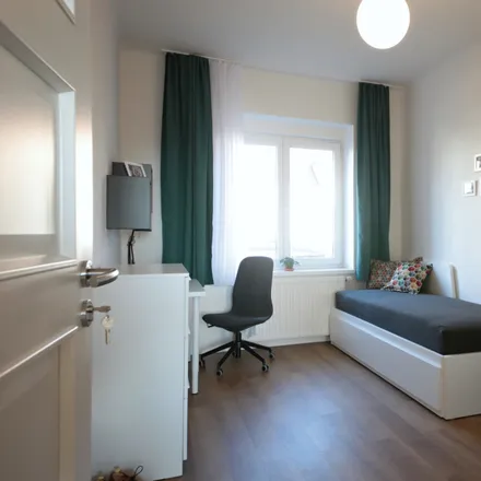 Rent this 1 bed room on Čistovická 240/20 in 163 00 Prague, Czechia