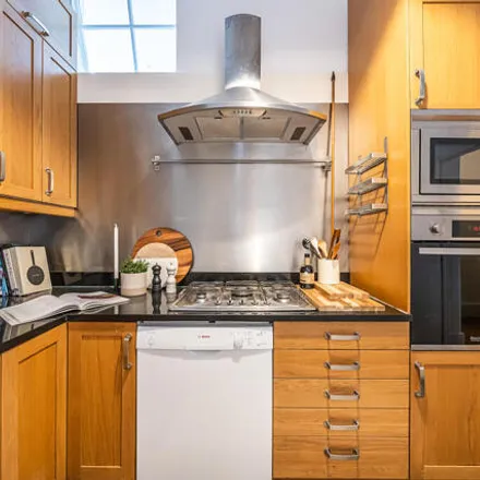 Image 5 - March House, 13-15 Westbourne Street, London, W2 2TZ, United Kingdom - Apartment for sale