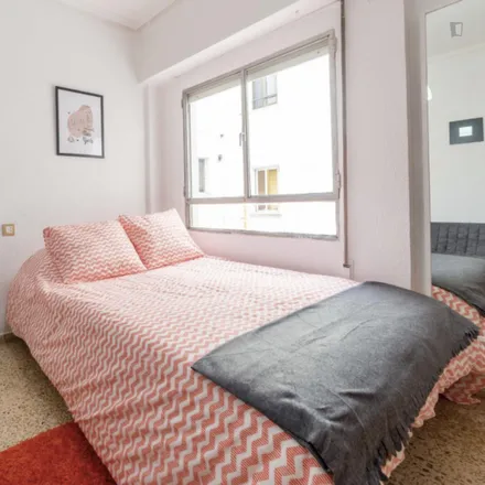 Rent this 5 bed room on Horno María in Carrer del Poeta Mas i Ros, 46021 Valencia