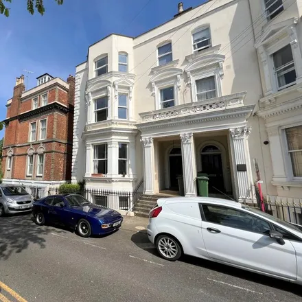 Rent this 2 bed apartment on York Road in Royal Tunbridge Wells, TN1 1JF