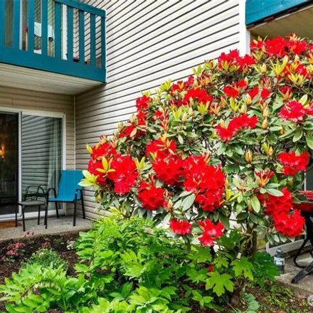 Buy this 1 bed condo on 17431 Ambaum Boulevard South in Burien, WA 98148