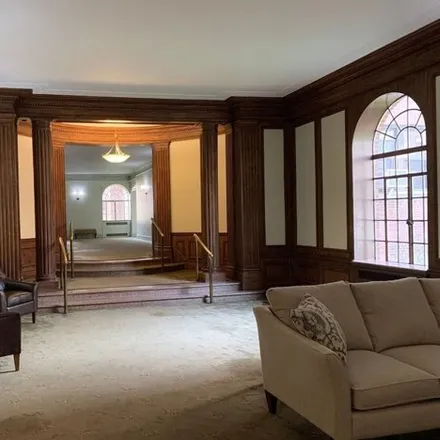 Image 2 - The Beverly House, Beverly Road, New York, NY 11415, USA - Apartment for sale