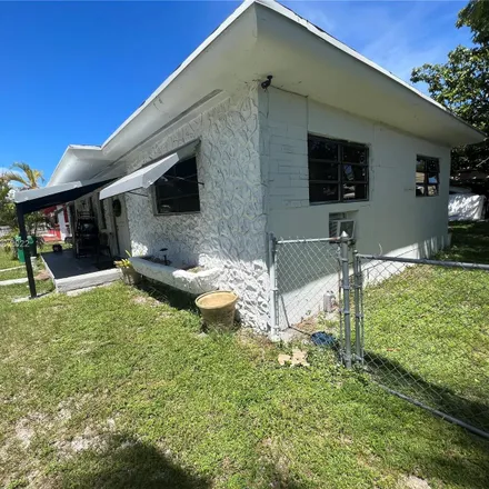 Image 3 - 10515 Northwest 12th Avenue, North Miami, FL 33150, USA - Duplex for sale