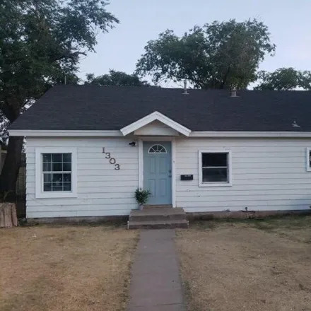 Buy this 3 bed house on 1322 29th Street in Lubbock, TX 79411