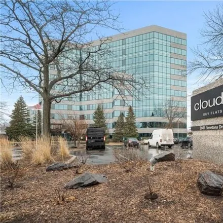 Image 2 - Cloud 9 Sky Flats, 5601 Smetana Drive, Minnetonka, MN 55343, USA - Condo for sale