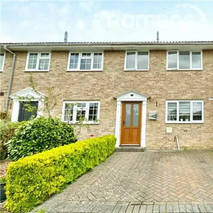 Buy this 3 bed townhouse on Millins Close in Sandhurst, GU47 0TL