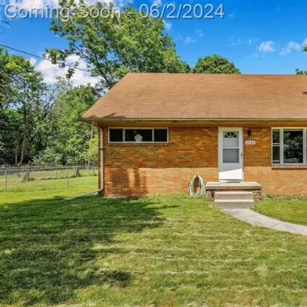 Buy this 3 bed house on 1565 Linden Street in East Lansing, MI 48823