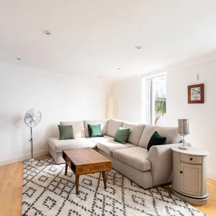 Rent this 1 bed apartment on Manor Place in London, SE17 3BG