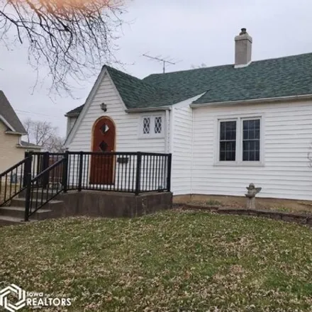 Buy this 2 bed house on 410 South Schuyler Street in Ottumwa, IA 52501