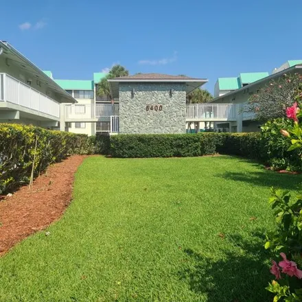 Buy this 1 bed condo on Golf Vilas in Fort Pierce, FL