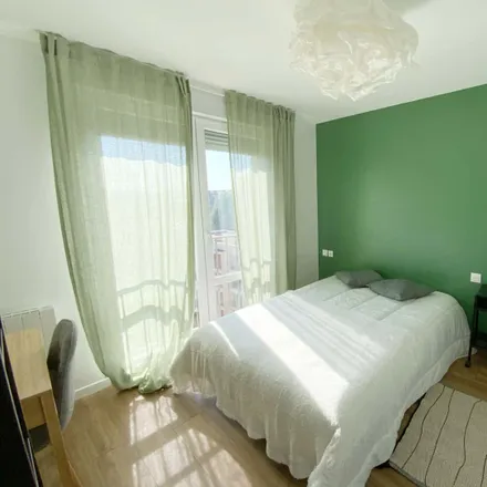 Rent this 2 bed room on 15 Avenue de Bretagne in 76100 Rouen, France