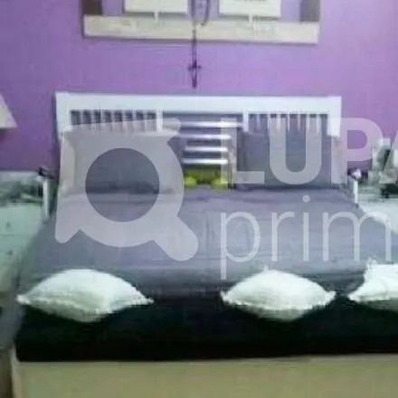 Buy this 4 bed house on Rua Coronel Marcílio Franco 854 in Vila Isolina Mazzei, São Paulo - SP