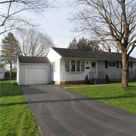 Buy this 3 bed house on 20 Bohling Road in Village of New Hartford, Oneida County
