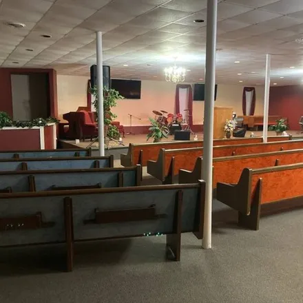 Image 6 - Silver Street Pentecostal Church, 701 North Silver Street, Olney, IL 62450, USA - House for sale