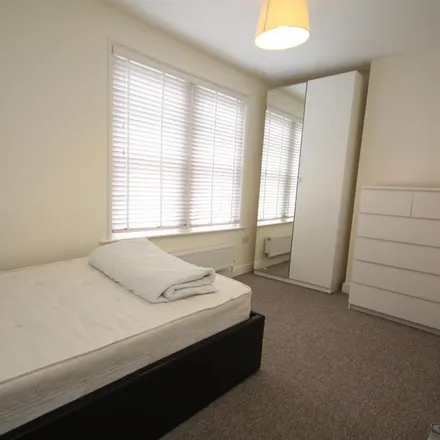 Rent this 1 bed room on The Crescent in Bishopstoke, SO50 9BJ