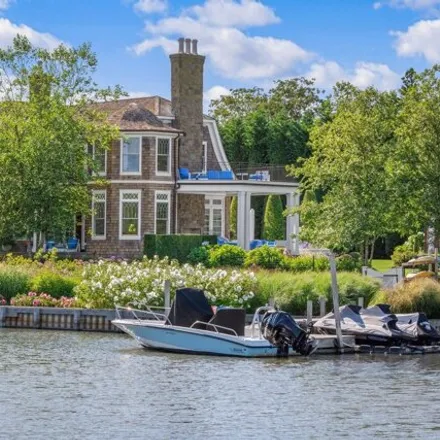 Buy this 6 bed house on 29 Cobb Isle Road in Water Mill, Suffolk County