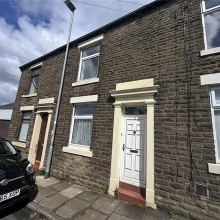Rent this 2 bed townhouse on 29 Cornfield Street in Milnrow, OL16 3DW