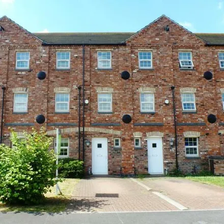 Rent this 4 bed townhouse on Hambleton Avenue in North Hykeham, LN6 9TU
