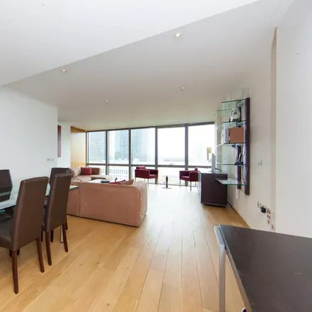 Image 2 - 1 West India Quay, 26 Hertsmere Road, Canary Wharf, London, E14 4AW, United Kingdom - Apartment for rent