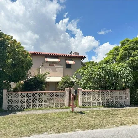 Buy this studio house on 11430 Northeast 13th Avenue in Courtly Manor, Miami-Dade County