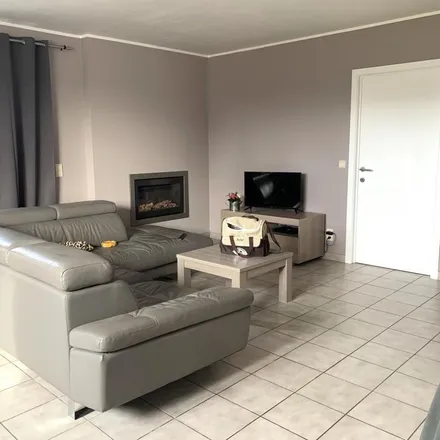 Rent this 4 bed apartment on Edewallestraat 85 in 8610 Kortemark, Belgium