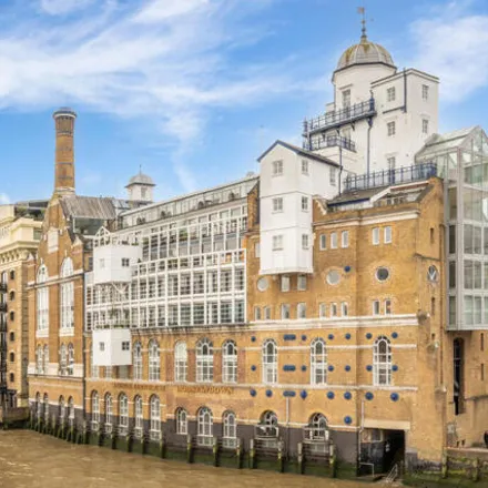 Buy this 1 bed apartment on Anchor Brewhouse in 50 Shad Thames, London