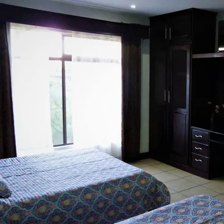 Rent this 2 bed house on Costa Rica
