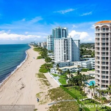 Rent this 3 bed condo on 1458 South Ocean Boulevard in Lauderdale-by-the-Sea, Broward County