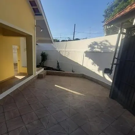 Rent this 3 bed house on Avenida Alexandre Fleming in Cavarucanguera, Taubaté - SP