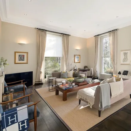 Rent this 3 bed apartment on 85 Holland Park in London, W11 3RZ